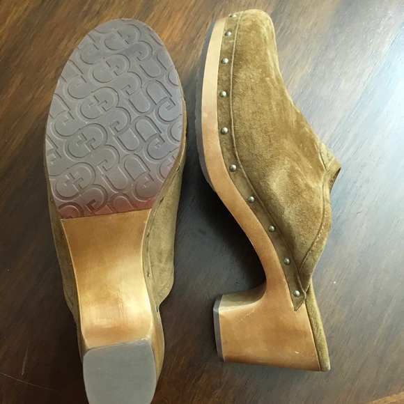 Ugg Clogs - Picture 4 of 6